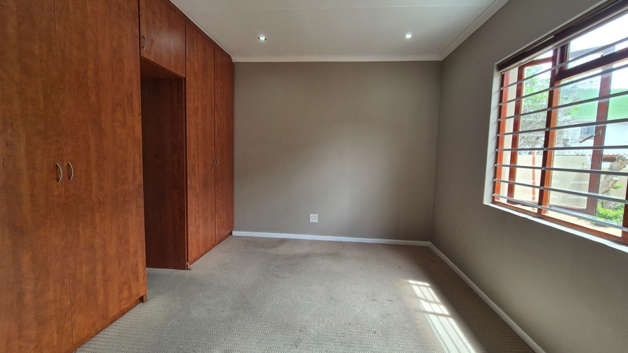 5 Bedroom Property for Sale in Country Club Western Cape